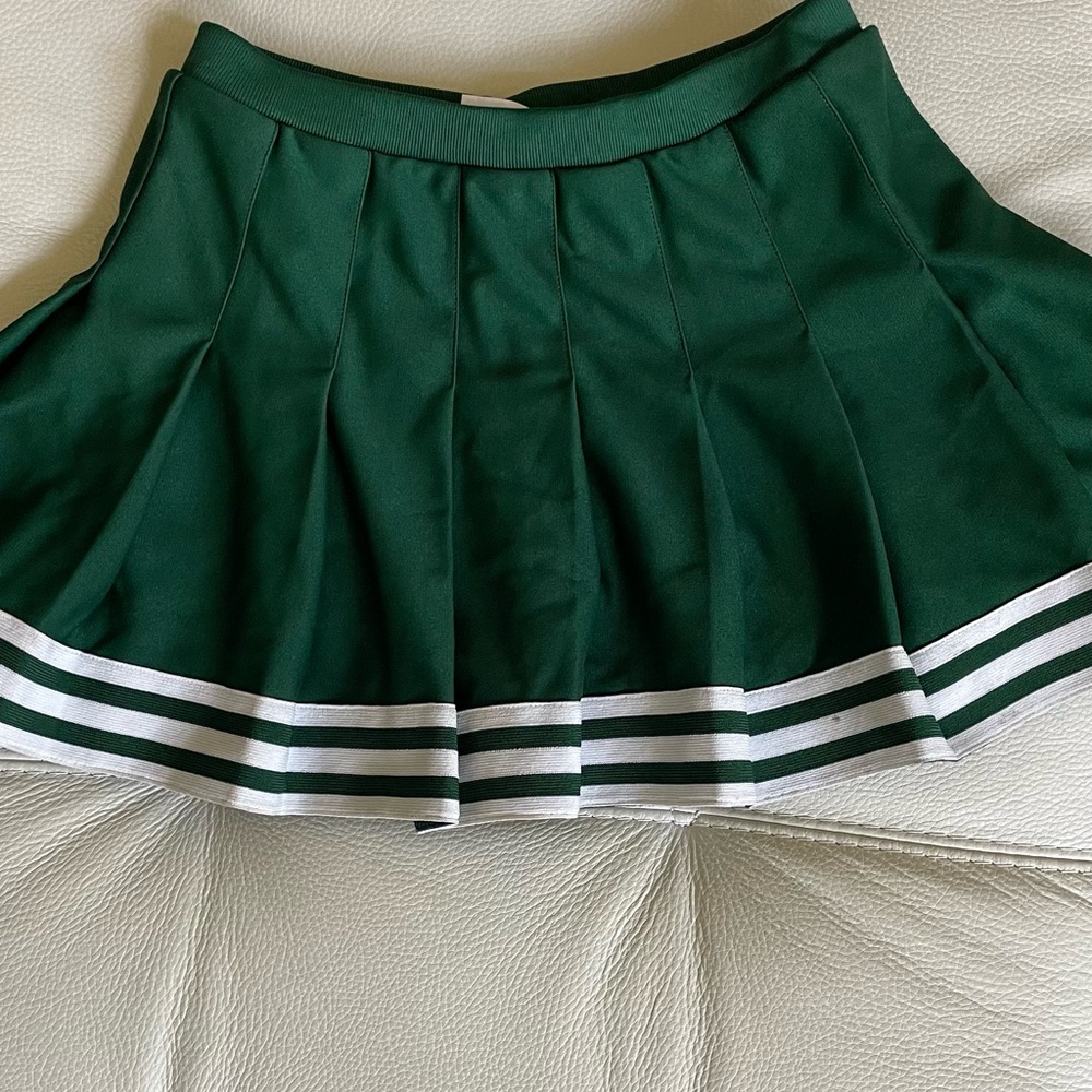 Green tailgate skirt - Perfect for gamedays!!